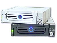 RaidSonic ICY-Box We-Ra. IcyBox   3,5 Zoll SATAI+II in 1x5,25 Zoll IB-138SK-B-II sw retail